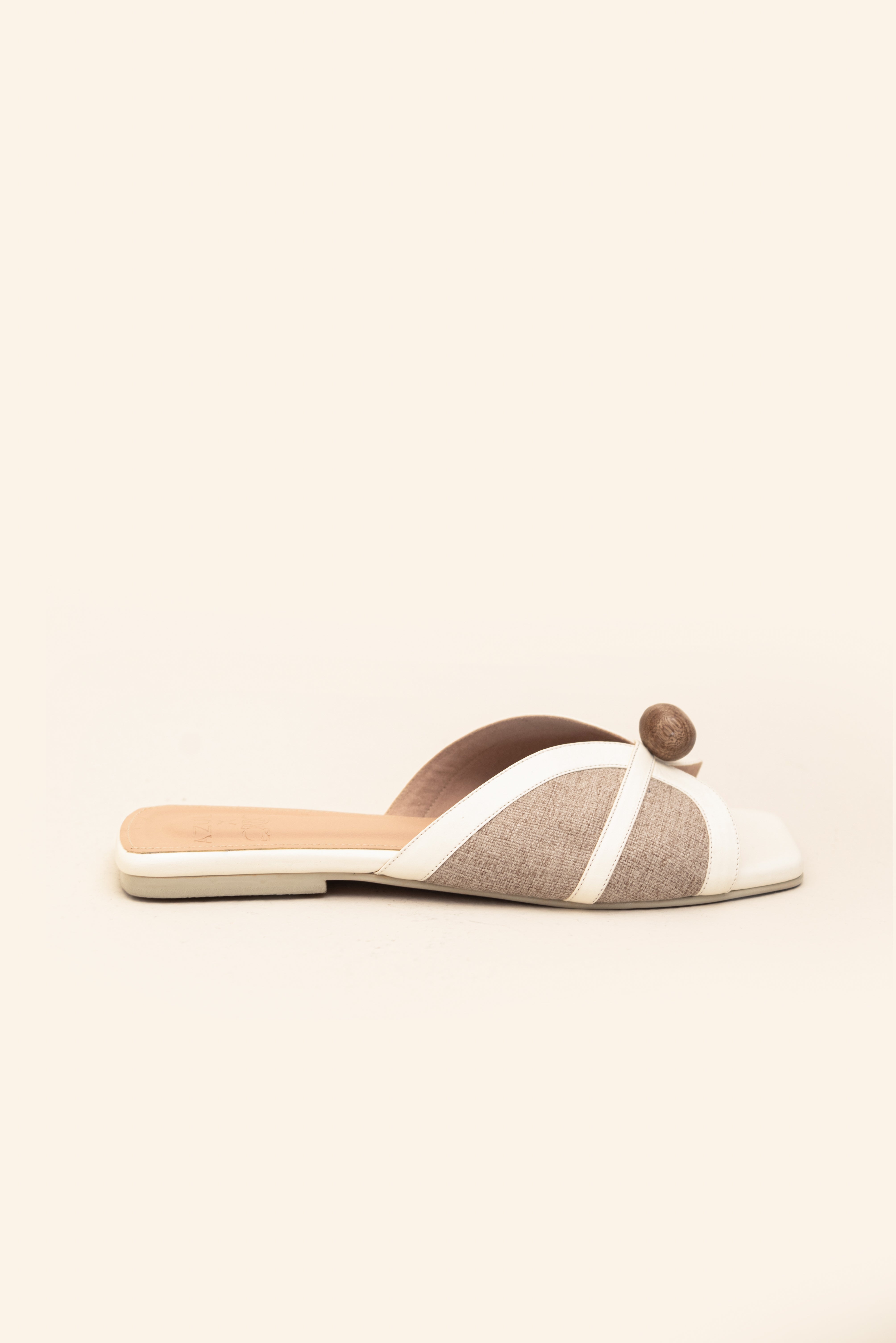 BIBA FLATS IVORY