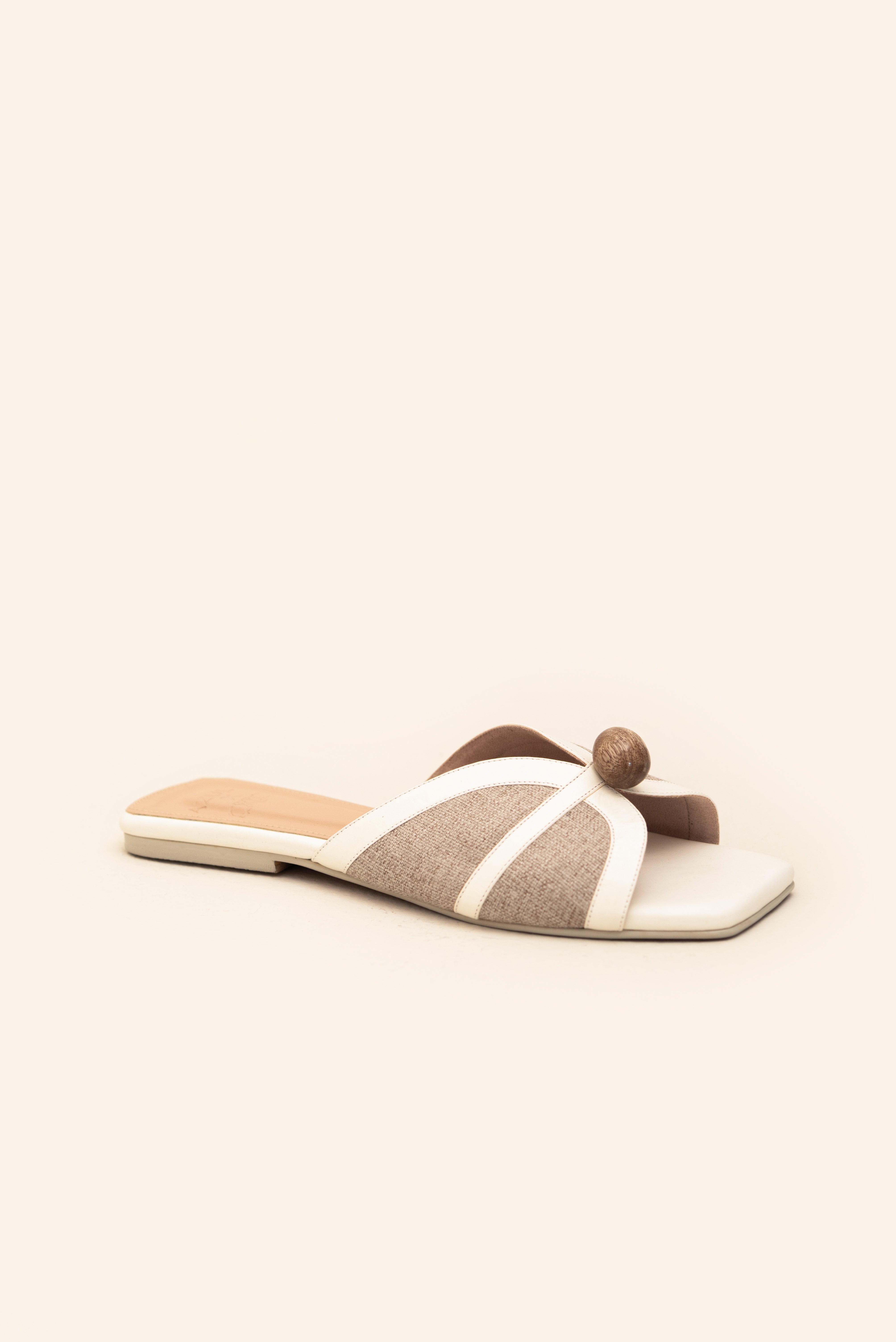 BIBA FLATS IVORY