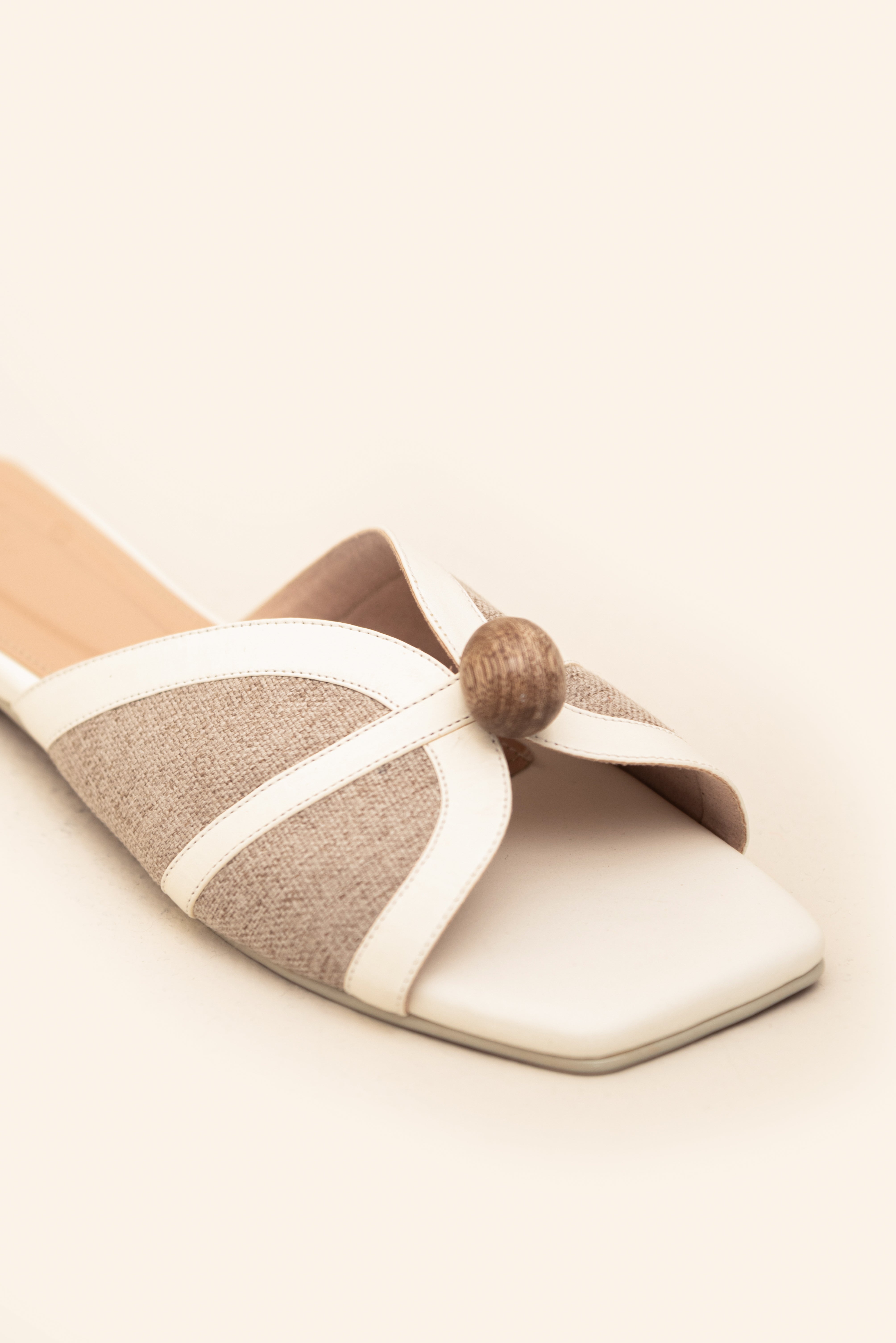 BIBA FLATS IVORY